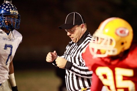 Linesman Tim Tipton